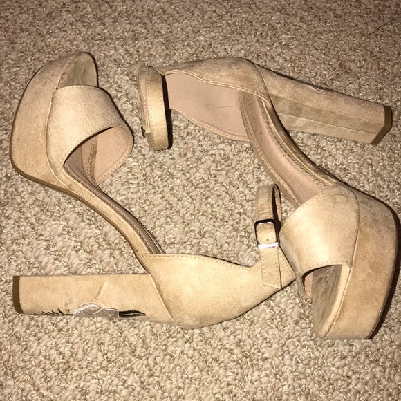 Nude Platform Heels - Picture 4 of 4